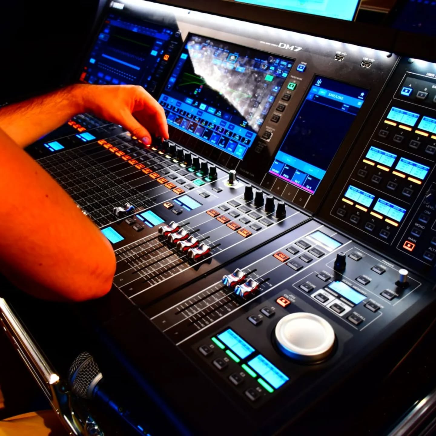 Working...

📷 IZA-Liam

#dm7 #yamahamusic #deeliteevenements